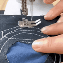 Mini Máquina Portátil Elétrica c/ Costura Reta Bivolt 110v/220v + MINI MESA EXTENSORA GRÁTIS