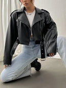 Jaqueta Feminina em Couro Cropped com  - Essenza