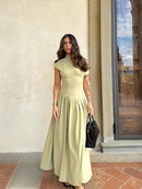 Vestido Longo Elegante com Cintura Plissada - Essenza