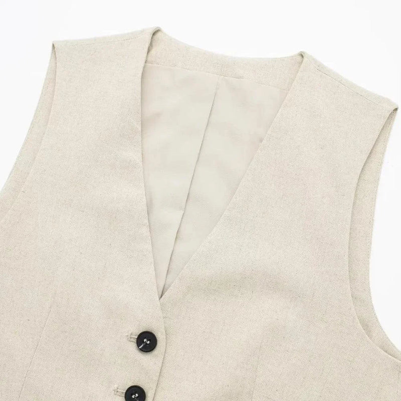 Conjunto Feminino em Alfaiataria Chic - Colete e Shorts no Linho