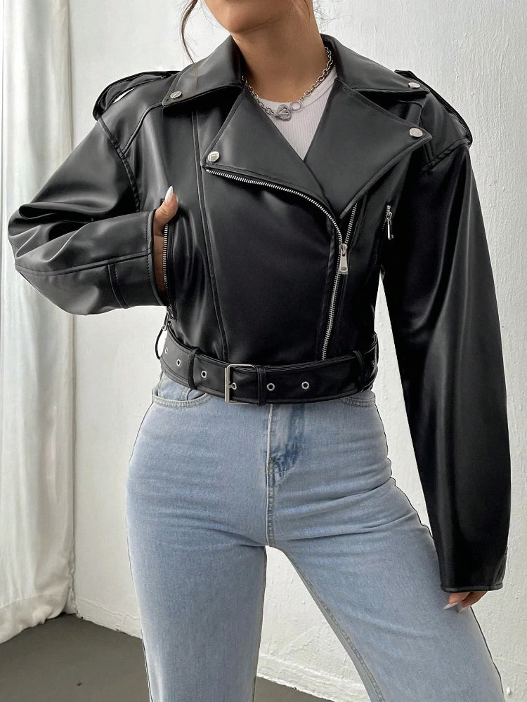Jaqueta Feminina em Couro Cropped com  - Essenza