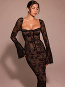 Vestido Longo de Renda com Manga Flare e Ajuste Colado - Essenza