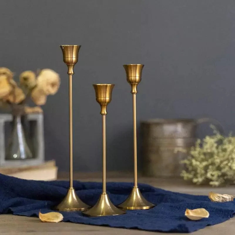 Candelabro Retrô de Metal para Velas e Decoração Clássica Offertaza