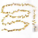 Cordão de Luzes LED Decorativo com Folhas Douradas Offertaza