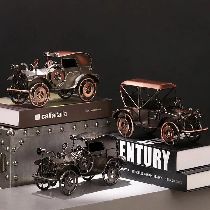 Miniatura de Carro Antigo em Metal para Decoração Retrô Offertaza