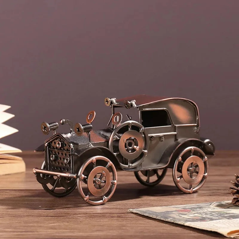 Miniatura de Carro Antigo em Metal para Decoração Retrô Offertaza