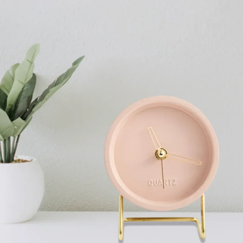 Relógio de Mesa Metálico Estilo Nórdico para Escritório e Quarto Offertaza