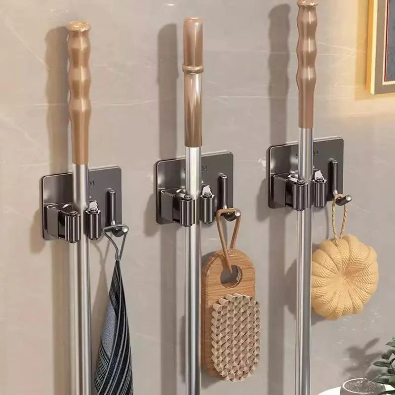 Suporte de Vassoura Adesivo de Parede em Aço Inox com Gancho Offertaza