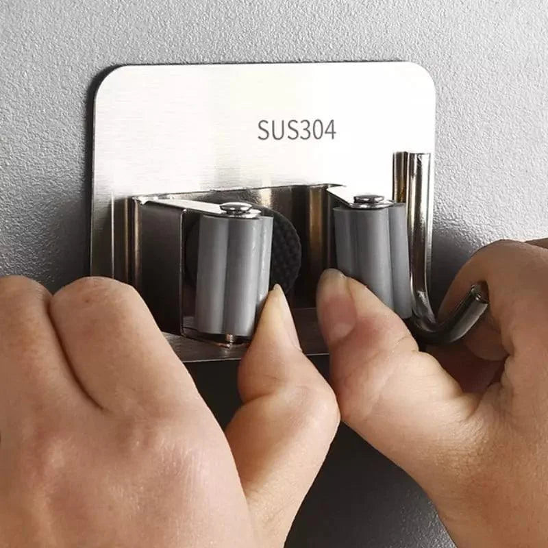 Suporte de Vassoura Adesivo de Parede em Aço Inox com Gancho Offertaza